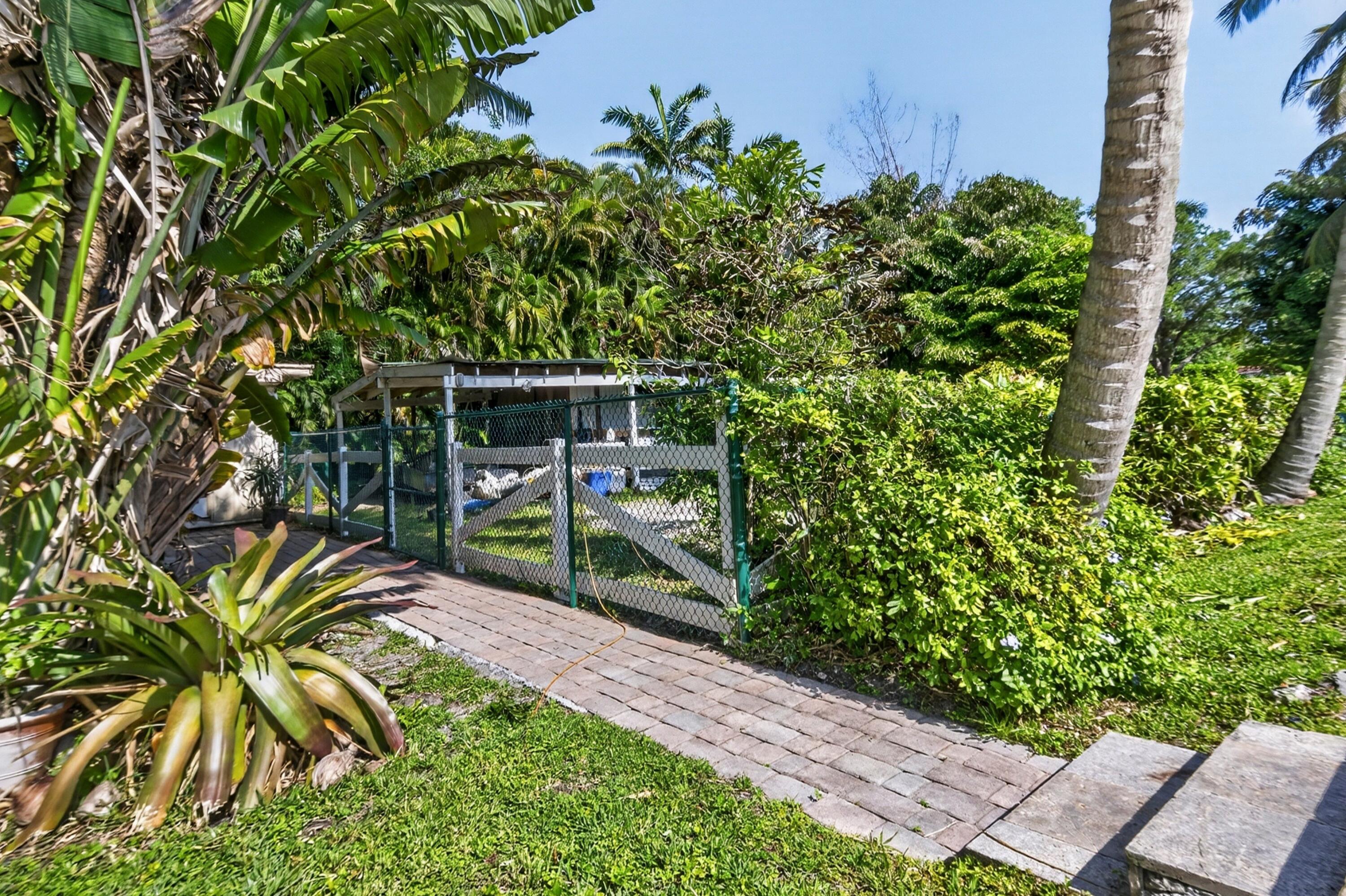 D & M ACRES - Residential