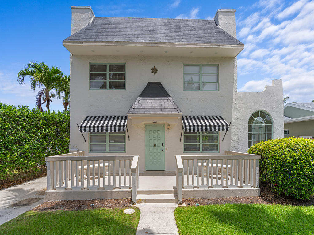 422 N Lakeside Drive