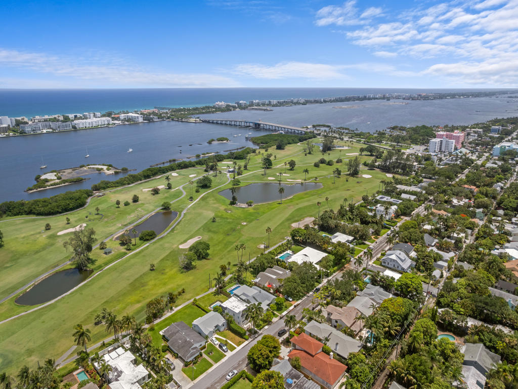 422 N Lakeside Drive