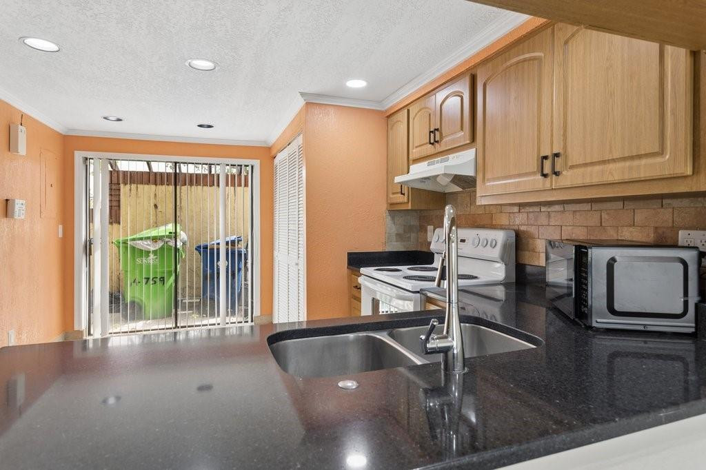 Sunblest Townhomes - Residential