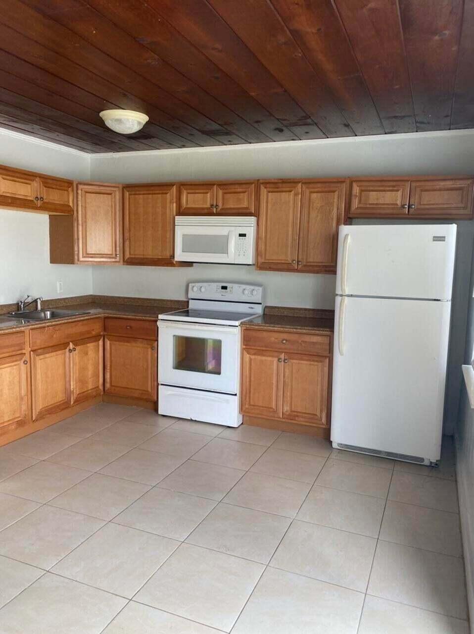 LINNS ADD TO OSCEOLA PARK - Residential Lease