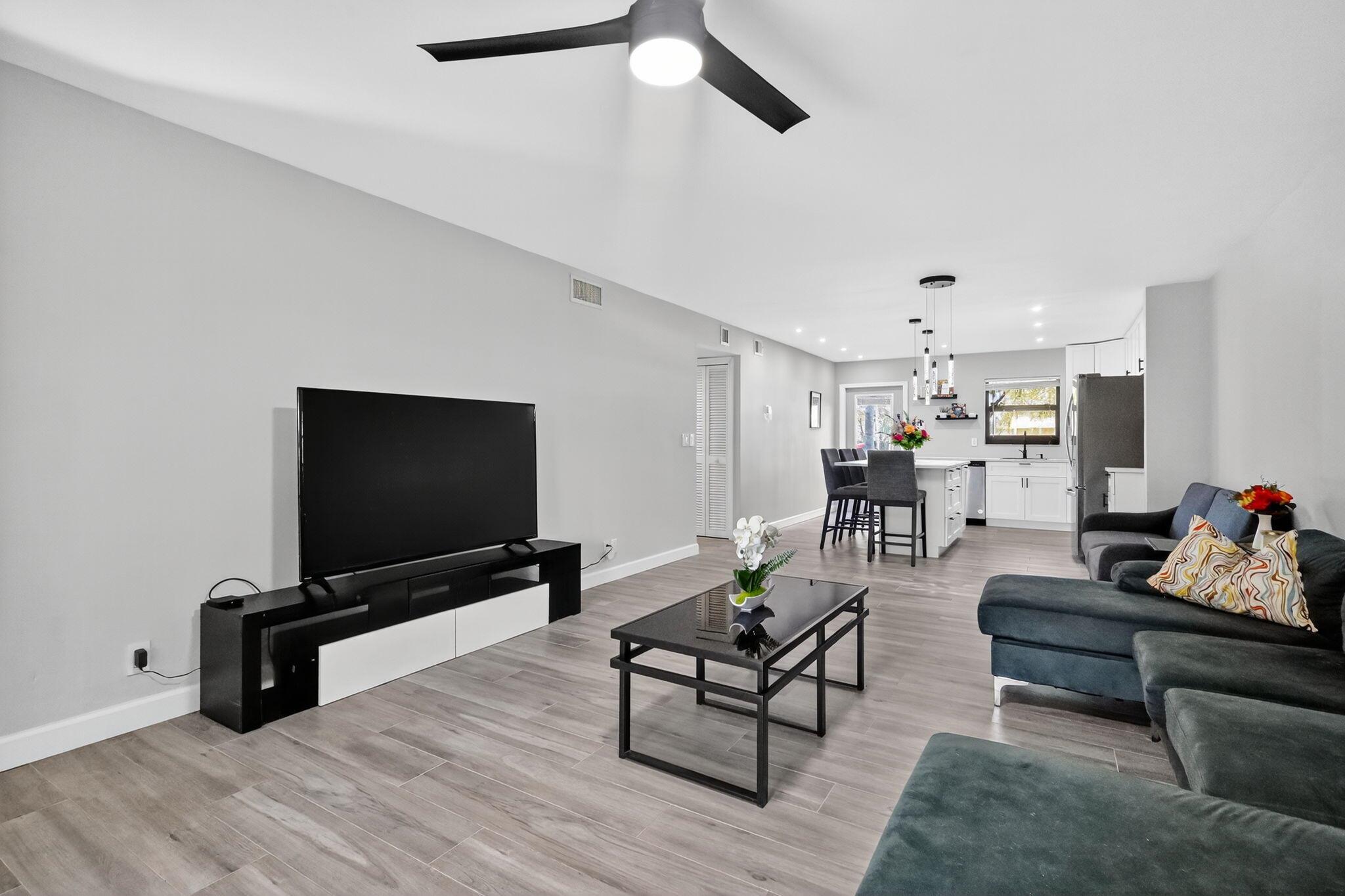 VILLAS AT CARRIAGE HILLS - Residential