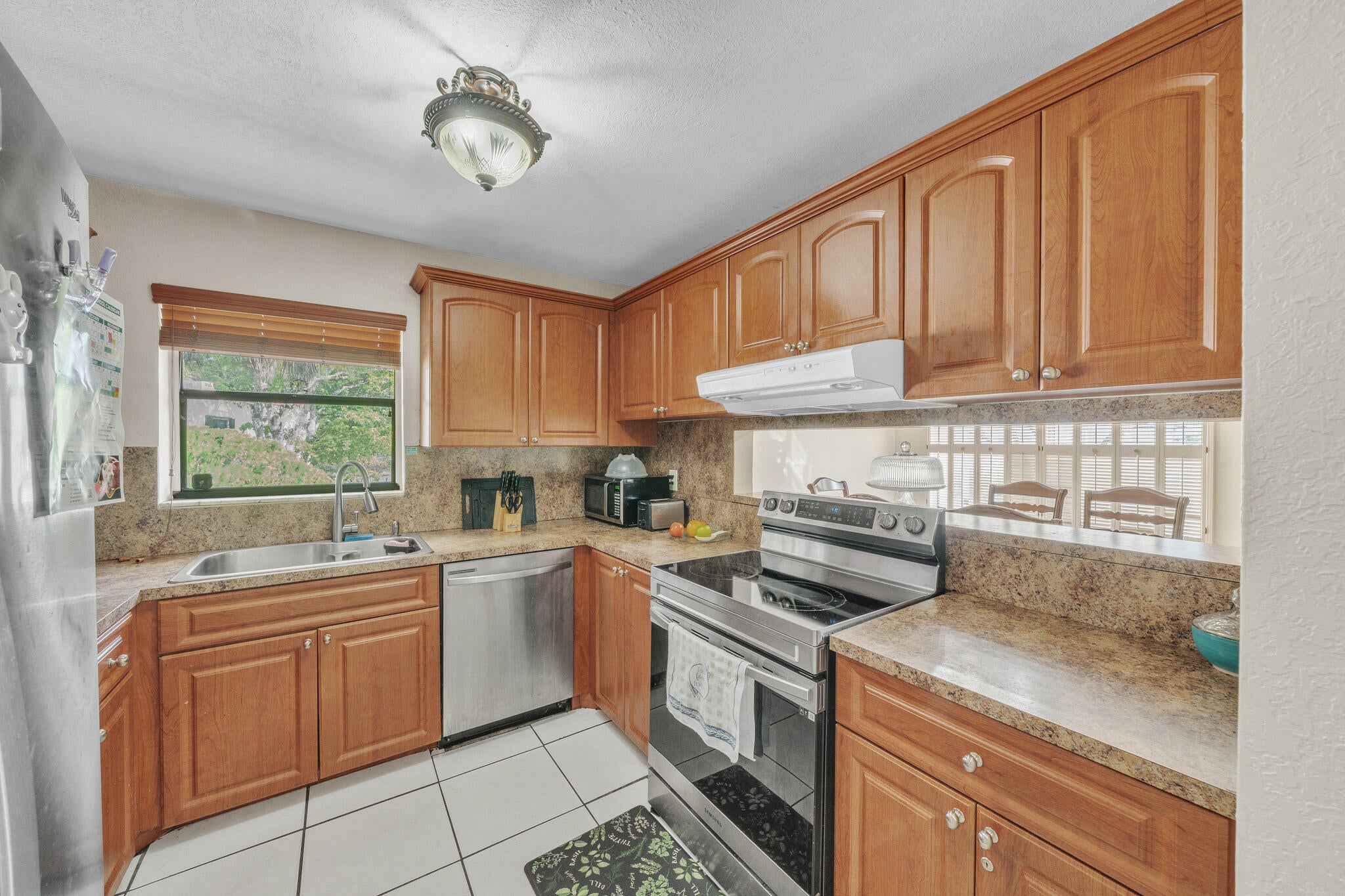 301 N PINE ISLAND Road 254