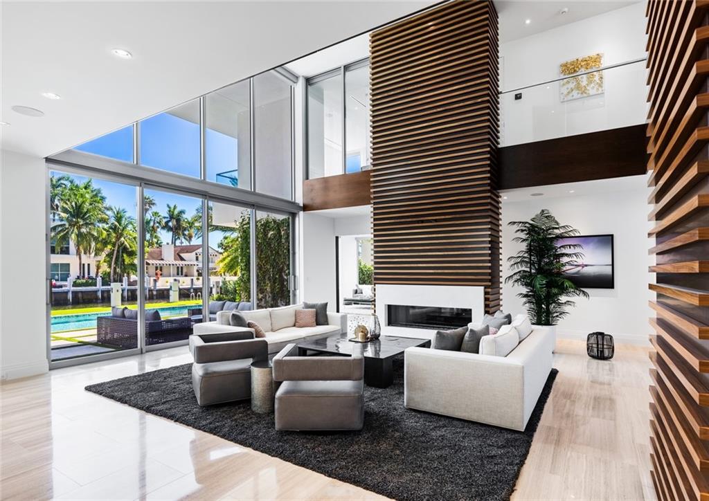 Las Olas - Residential