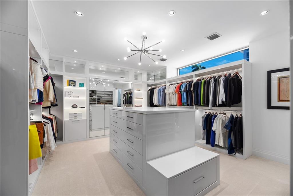 Las Olas - Residential