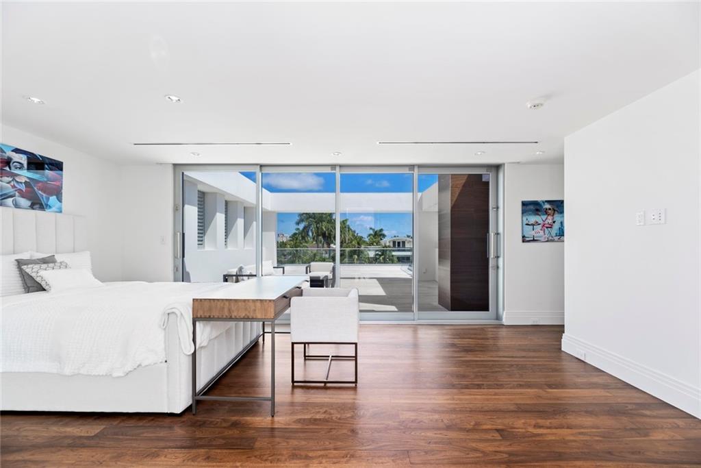 Las Olas - Residential