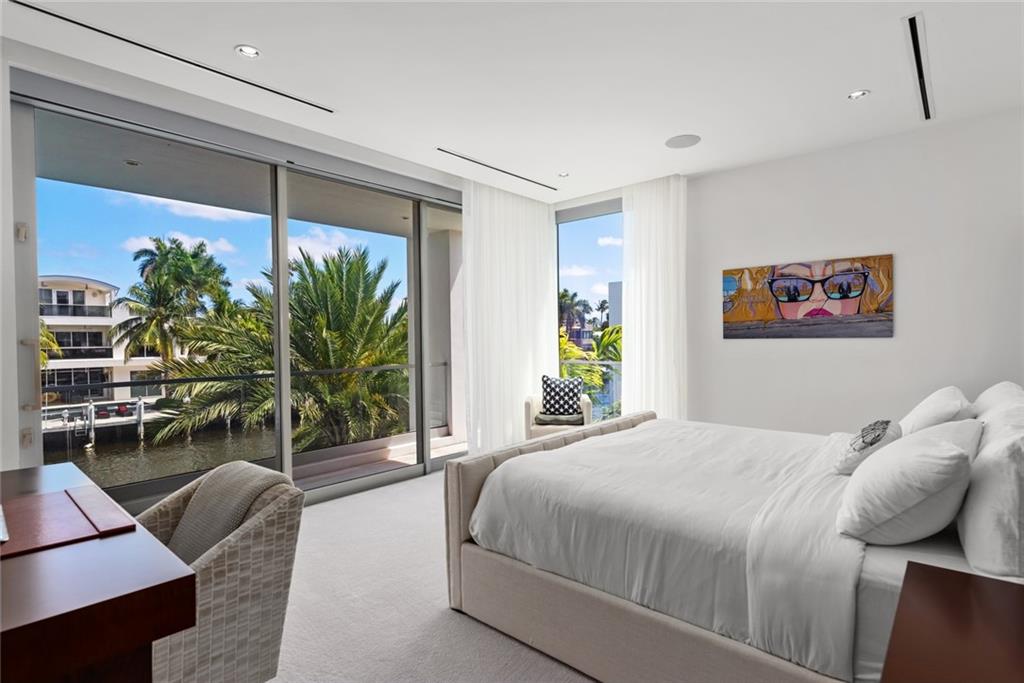 Las Olas - Residential