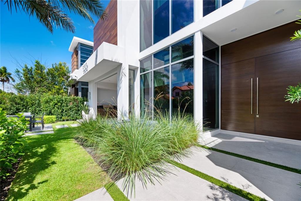 Las Olas - Residential