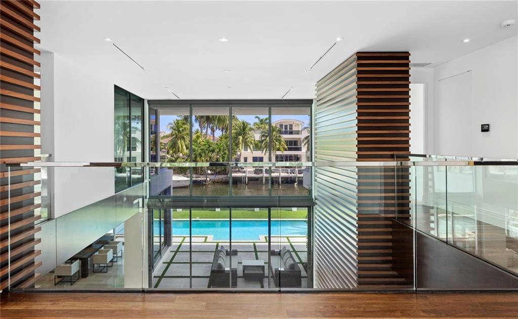 Las Olas - Residential