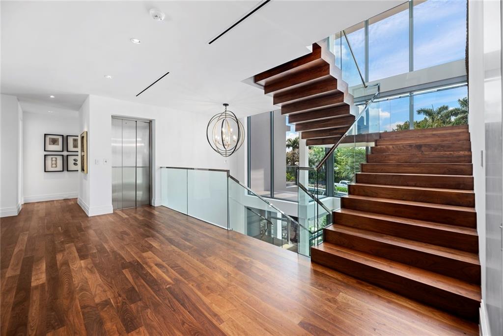 Las Olas - Residential