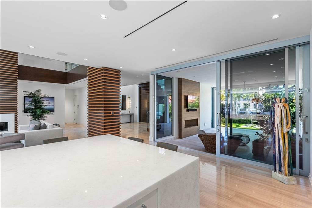 Las Olas - Residential