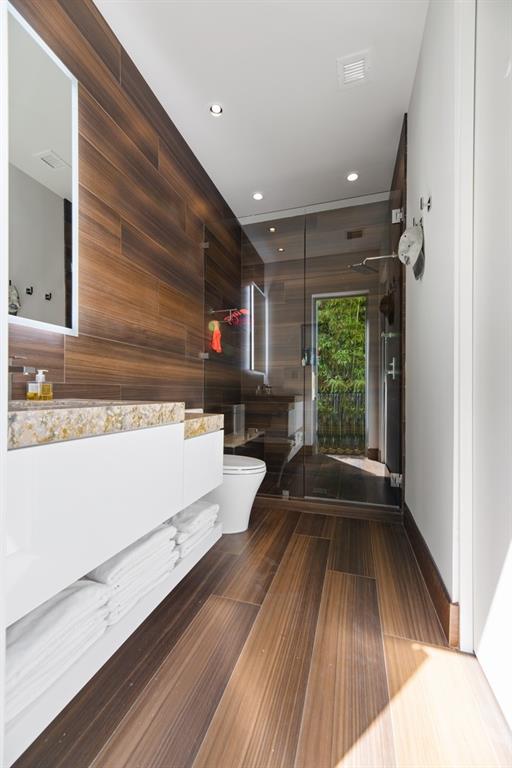 Las Olas - Residential