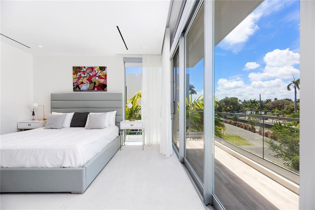 Las Olas - Residential