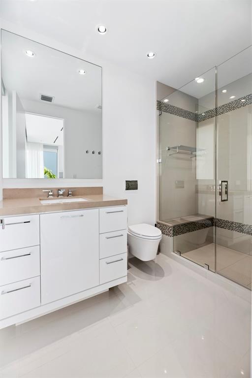 Las Olas - Residential