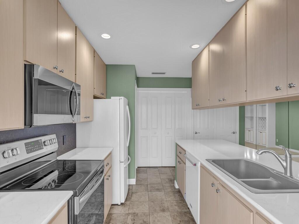 Sun Terrace at The Lakes - Residential