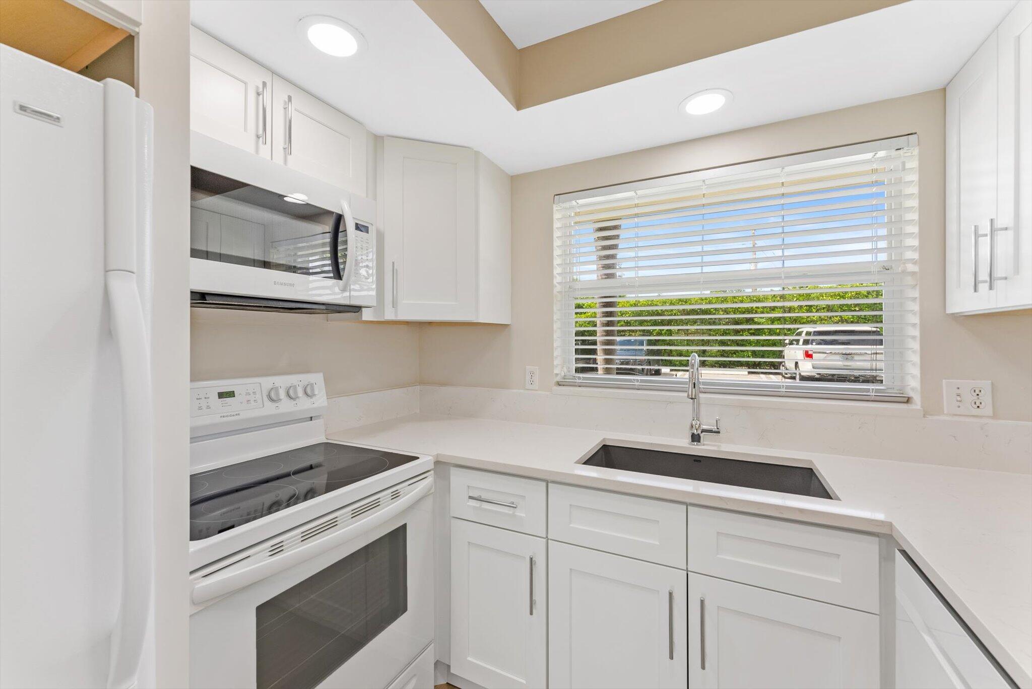 478 TEQUESTA Drive 115