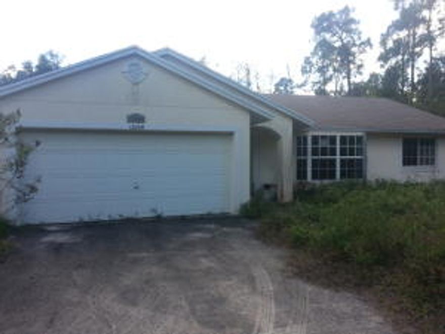 Nice pool home in the heart of Wellington. Great rehab opportunity.