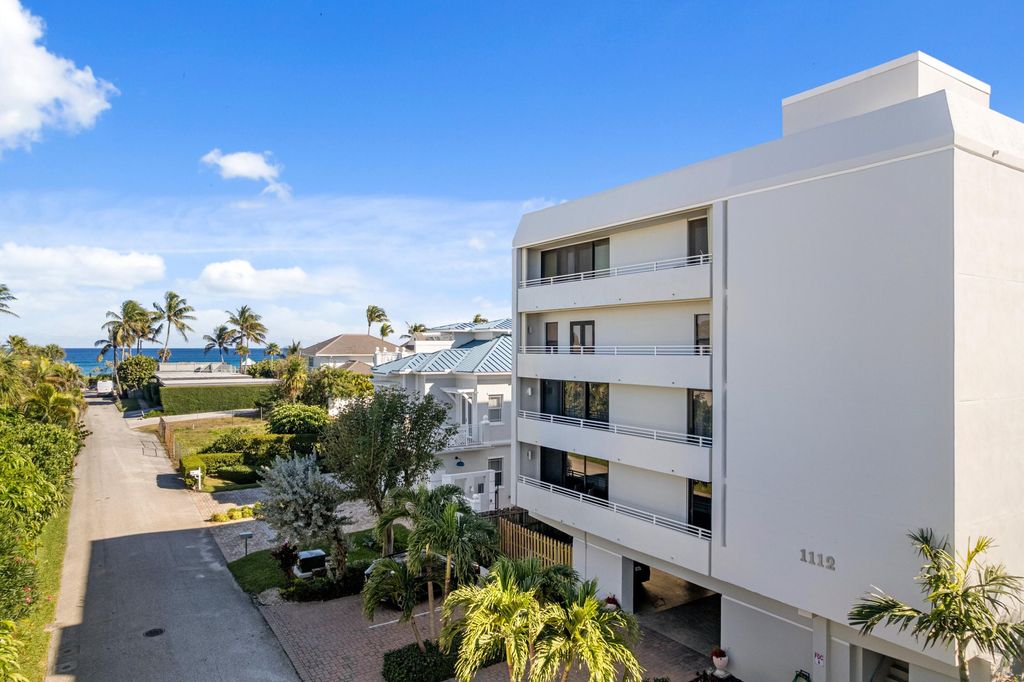 Photo of 1112 Ocean Terrace #1a, Delray Beach, FL 33483 (MLS # R11161436)