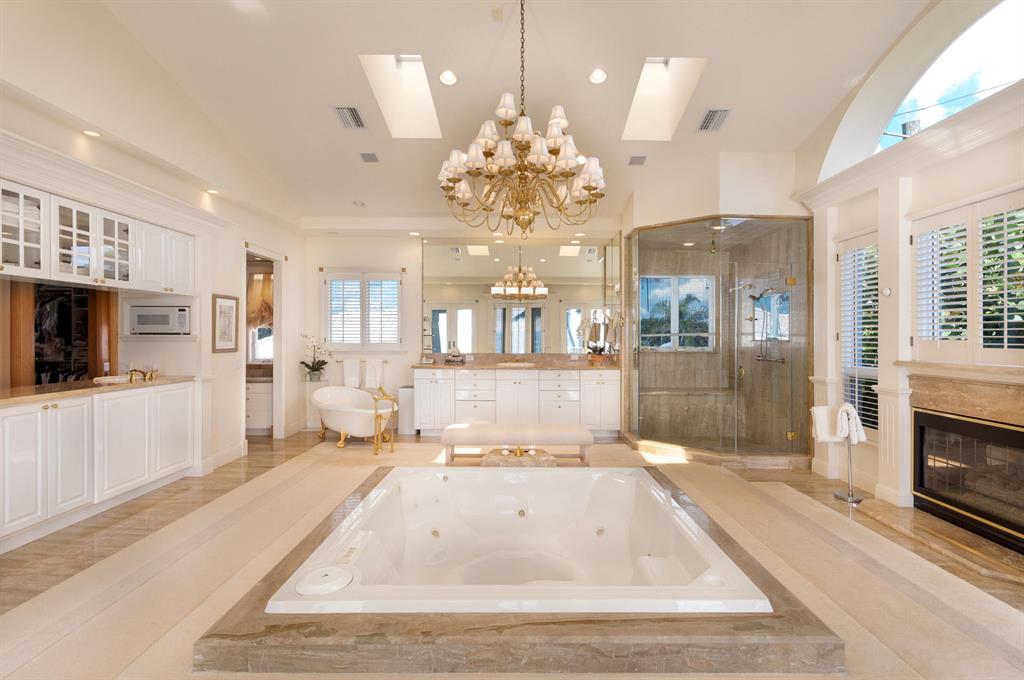 SIMMONS CAY - Residential