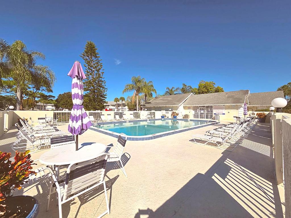 MIDPORT PLACE I, A CONDOMINIUM - Residential