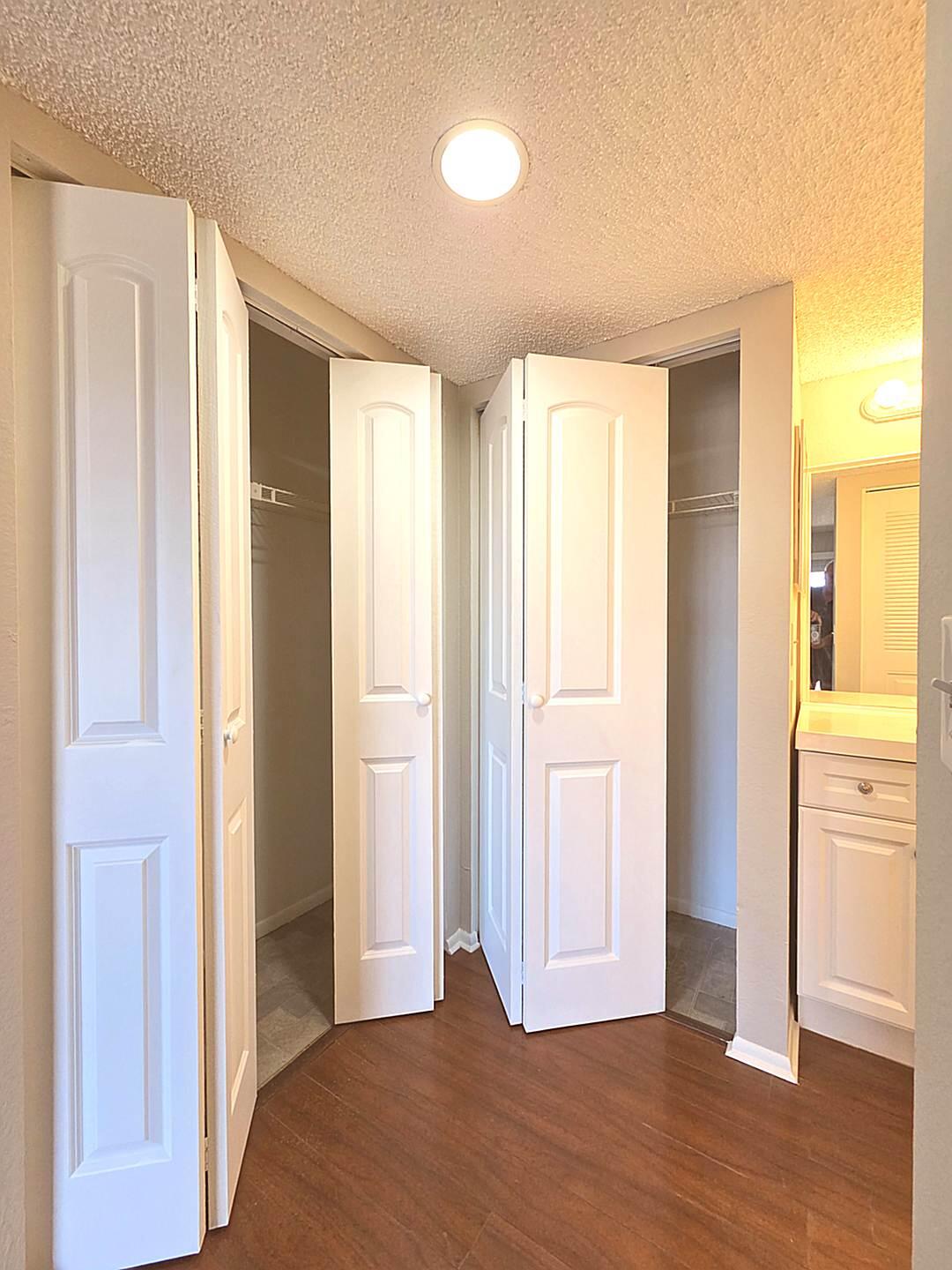 MIDPORT PLACE I, A CONDOMINIUM - Residential