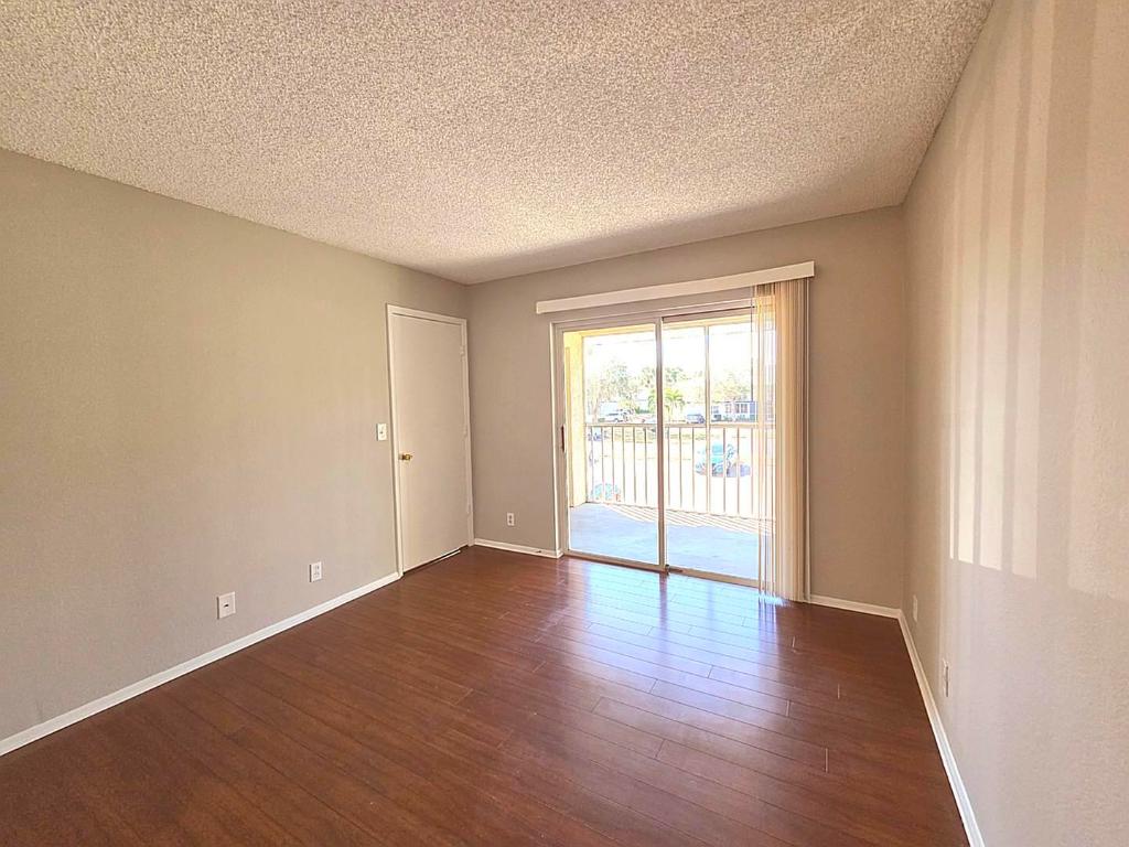 MIDPORT PLACE I, A CONDOMINIUM - Residential