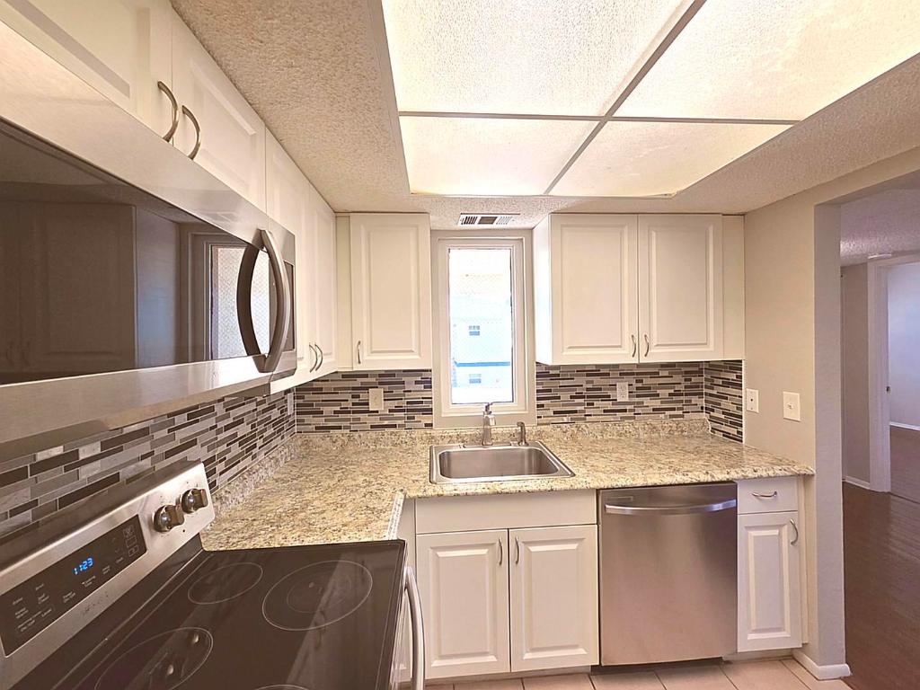 MIDPORT PLACE I, A CONDOMINIUM - Residential