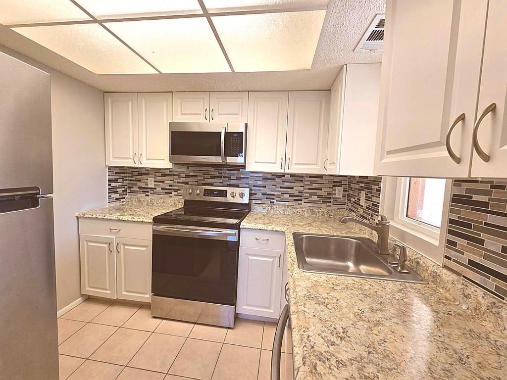 MIDPORT PLACE I, A CONDOMINIUM - Residential