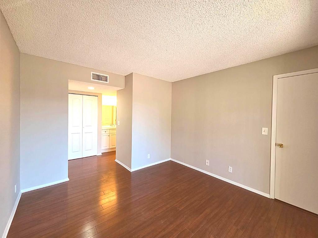 MIDPORT PLACE I, A CONDOMINIUM - Residential