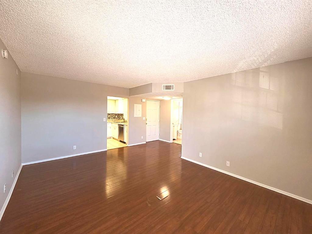 MIDPORT PLACE I, A CONDOMINIUM - Residential