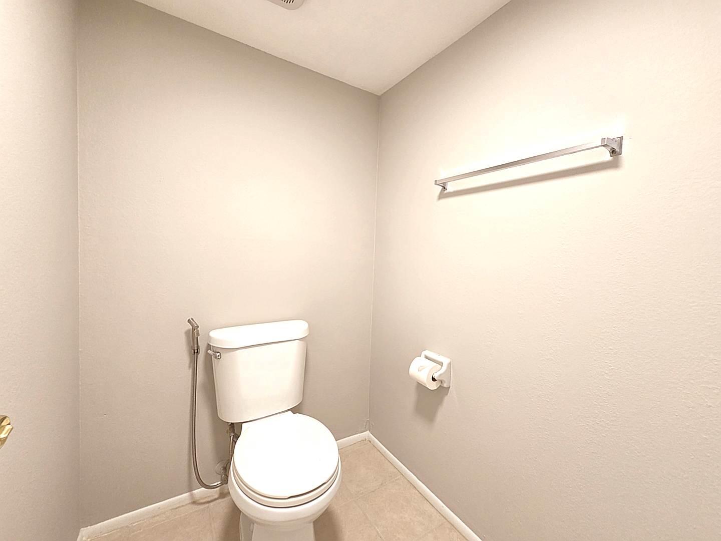 MIDPORT PLACE I, A CONDOMINIUM - Residential