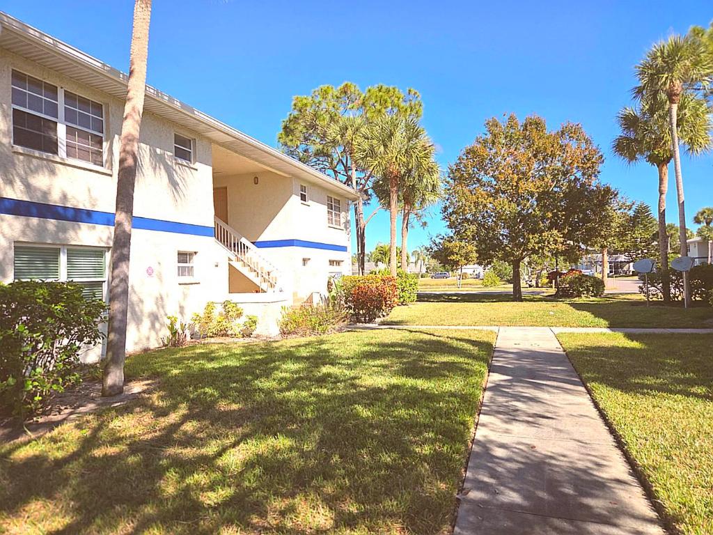 MIDPORT PLACE I, A CONDOMINIUM - Residential