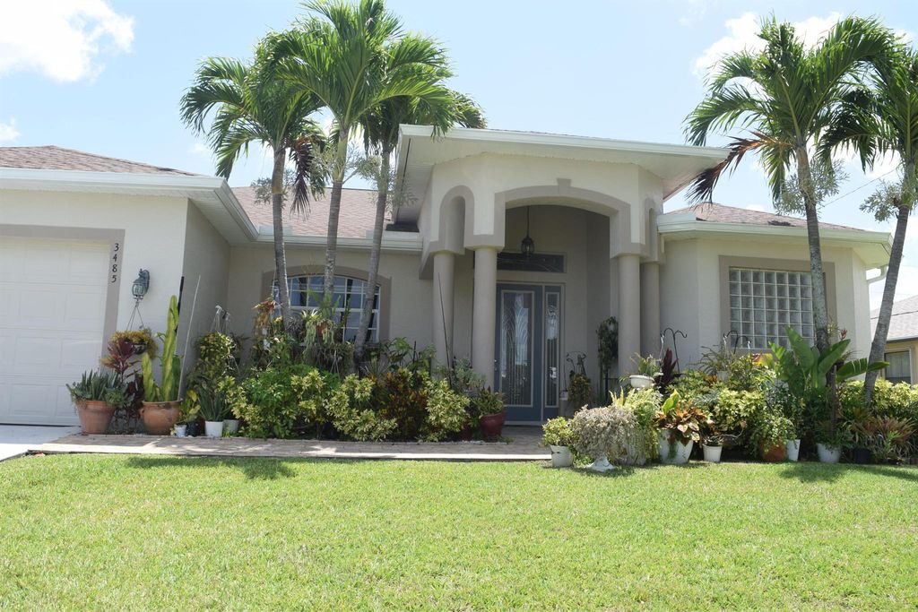 Photo of 3485 SW Funtuna Street, Port Saint Lucie, FL 34983 (MLS # R11004084)