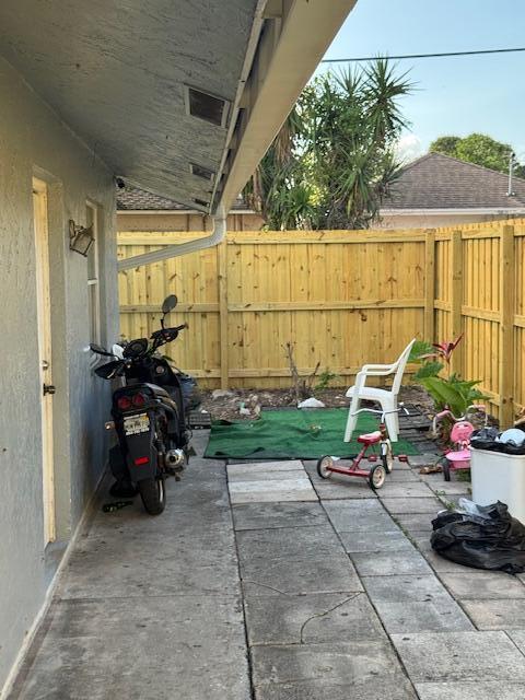 LAKE WORTH TOWN OF - Residential Income