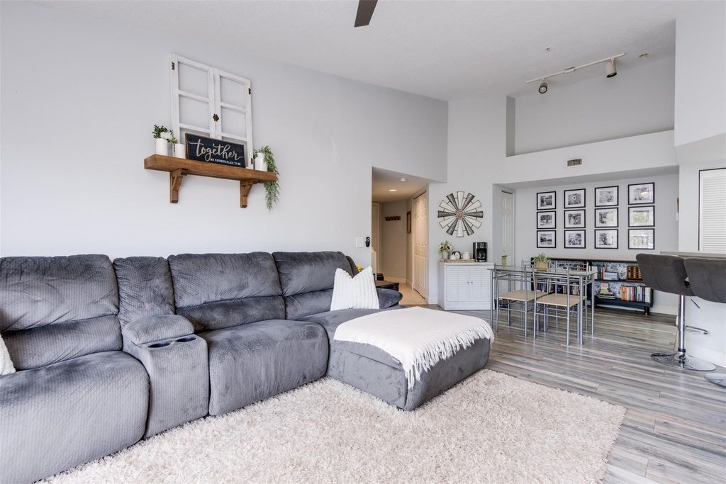 Photo of 2131 SE 10th Avenue #1110, Fort Lauderdale, FL 33316 (MLS # F10514856)