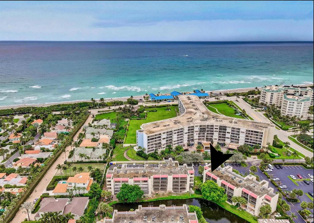 This beautiful Sea Rise condo is the perfect place to relax and enjoy why we live in Jupiter! This unit is nicely renovated and tastefully furnished. The Sea Rise building B is a short walk to the beach, Enjoy paradise everyday! *Couch converts to a sofa bed in case you have company. * Building has an elevator * Community has a Tennis Club that you can join for an additional cost.