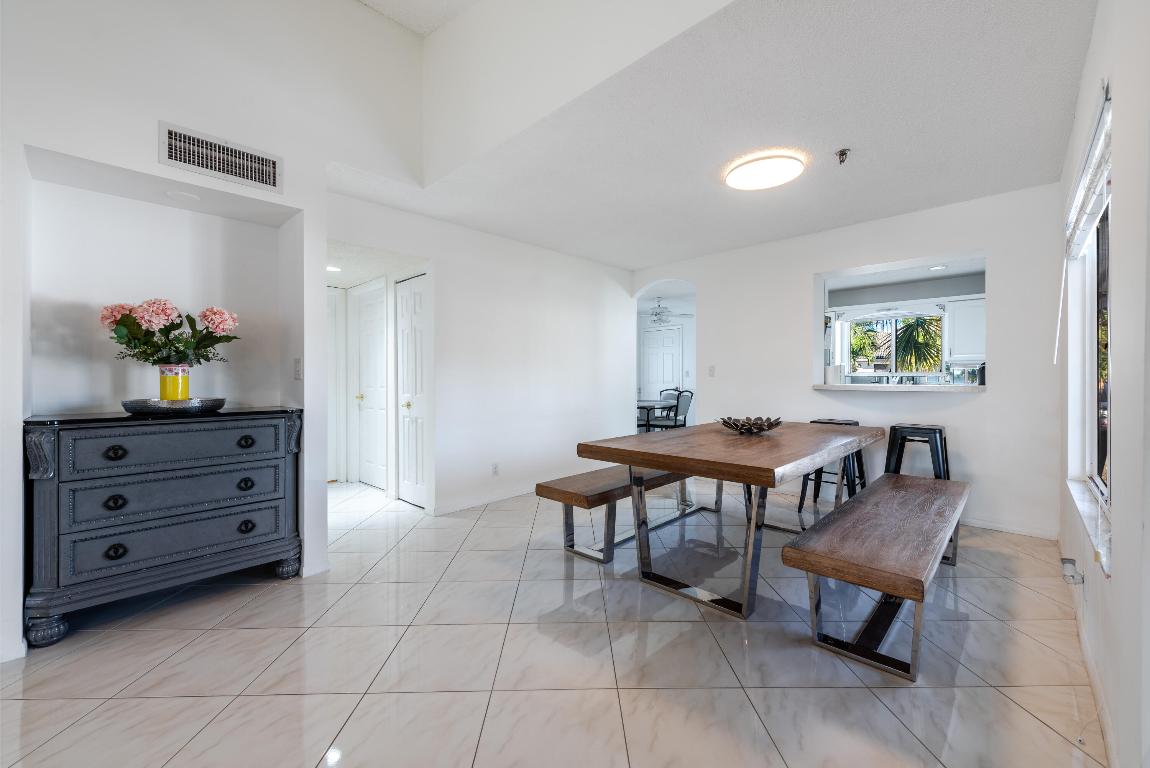 7485 Glendevon Lane 1105