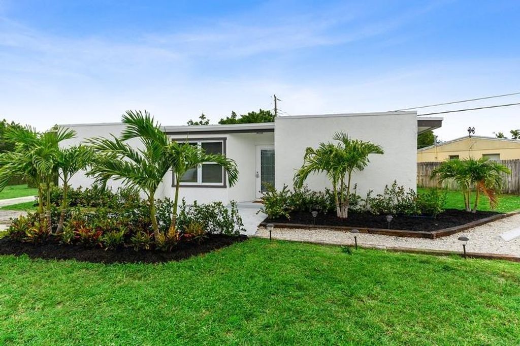 Photo of 599 Owosso Road, Lake Worth, FL 33462 (MLS # R10739105)