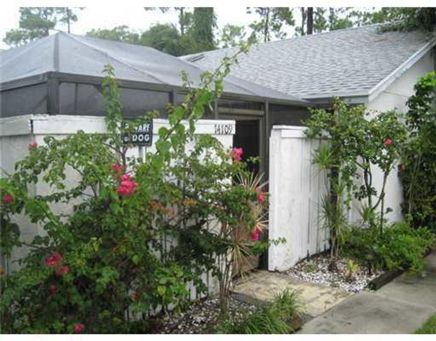 Furnished Rental Available 04/15/2019 until 11/15/2019: 2 BR/2 BA split bedroom plan 1-story villa in the desirable location, walking distance to shopping and restaurants. Available mid November. Fenced screened large patio. New full-size washer and dryer. New dishwasher. Furnished and turn-key. Just bring your toothbrush. Cherry Wood-looking laminate flooring throughout, open kitchen, clean and modern look and feel. Available 04/15/2019.