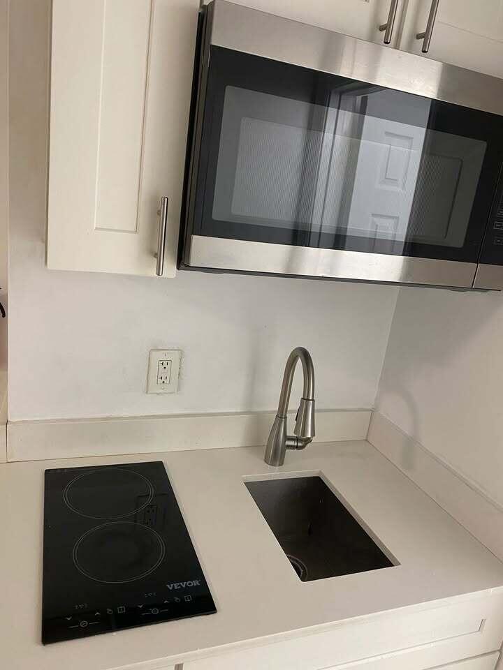 Hallandale Park - Residential Lease