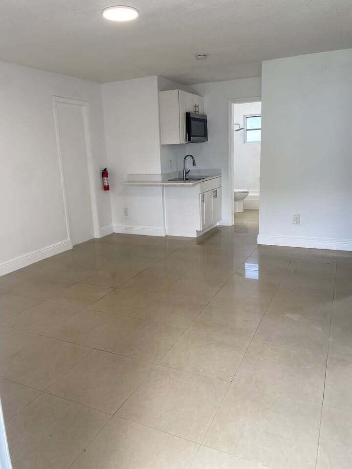 Hallandale Park - Residential Lease