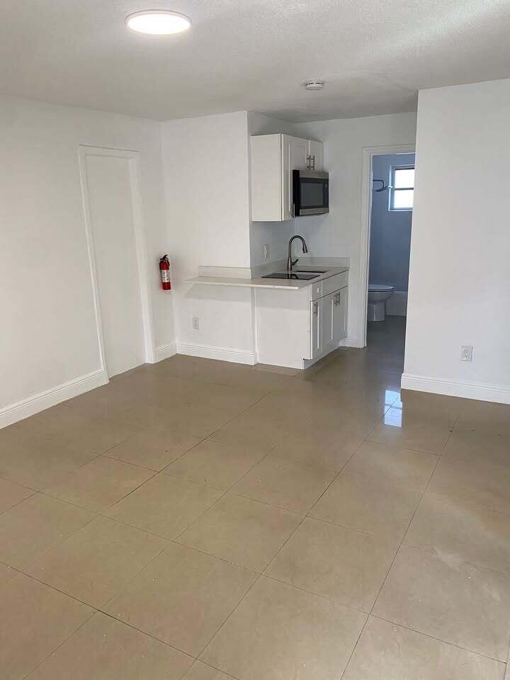 Hallandale Park - Residential Lease