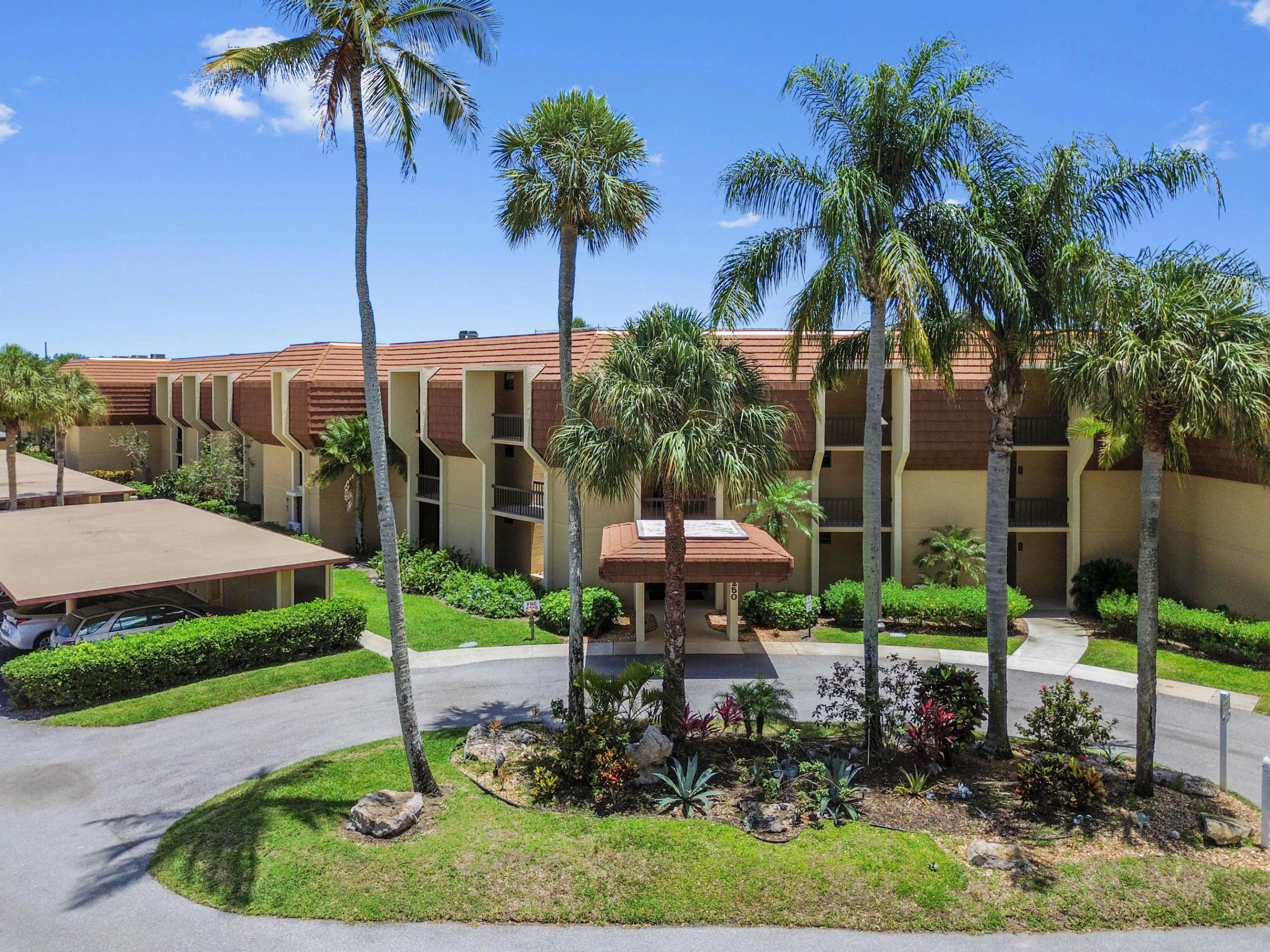 WOODLAND LAKES - Residential