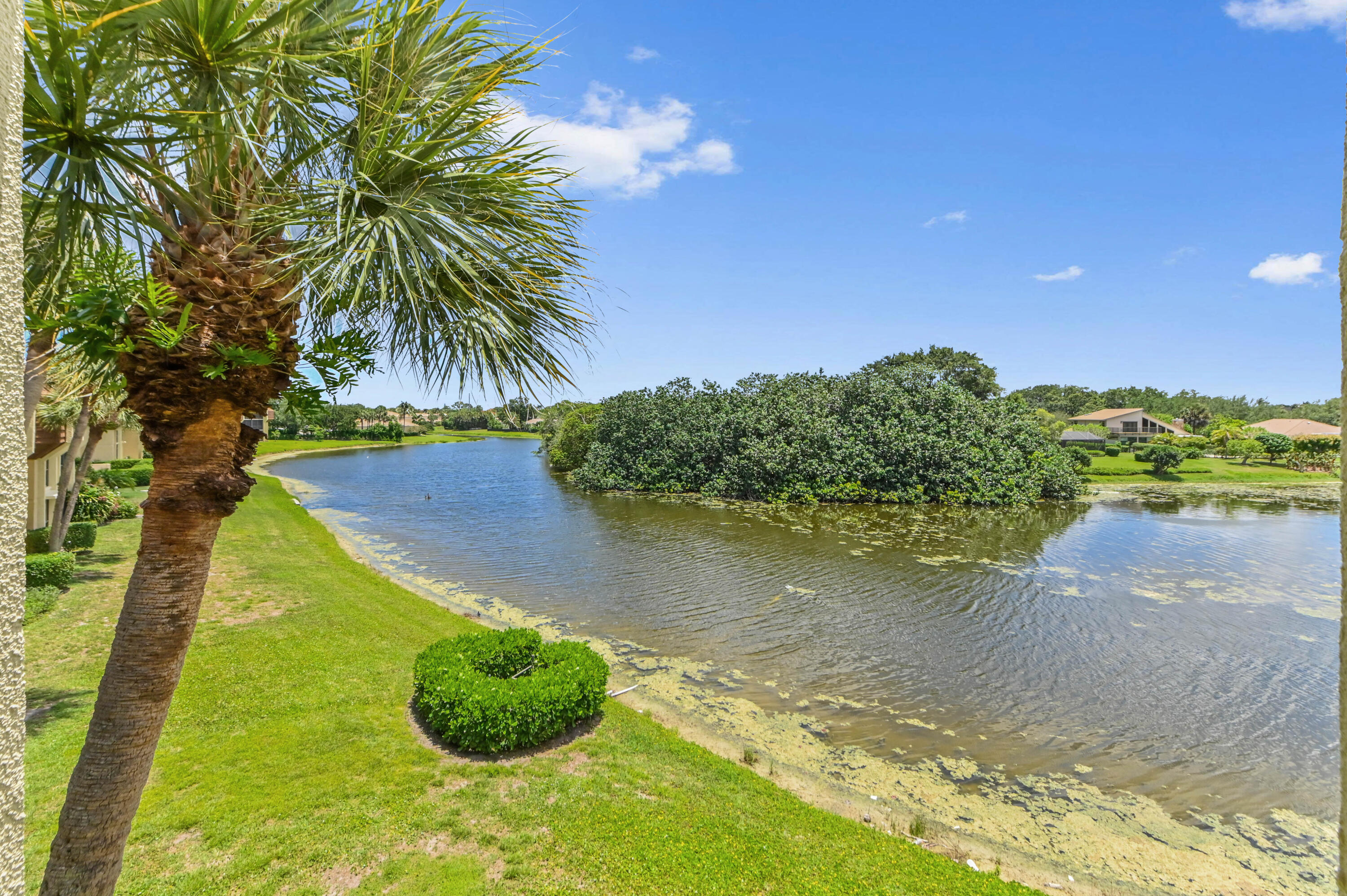 WOODLAND LAKES - Residential