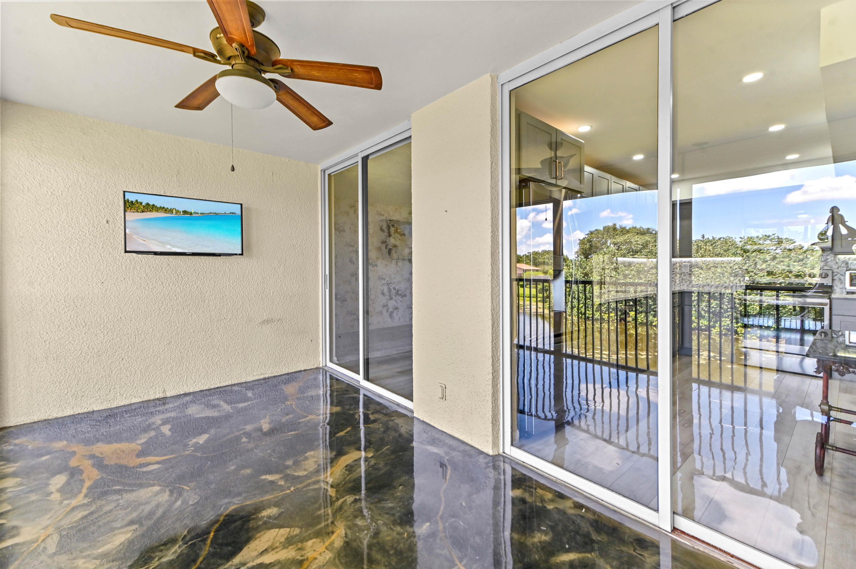 WOODLAND LAKES - Residential
