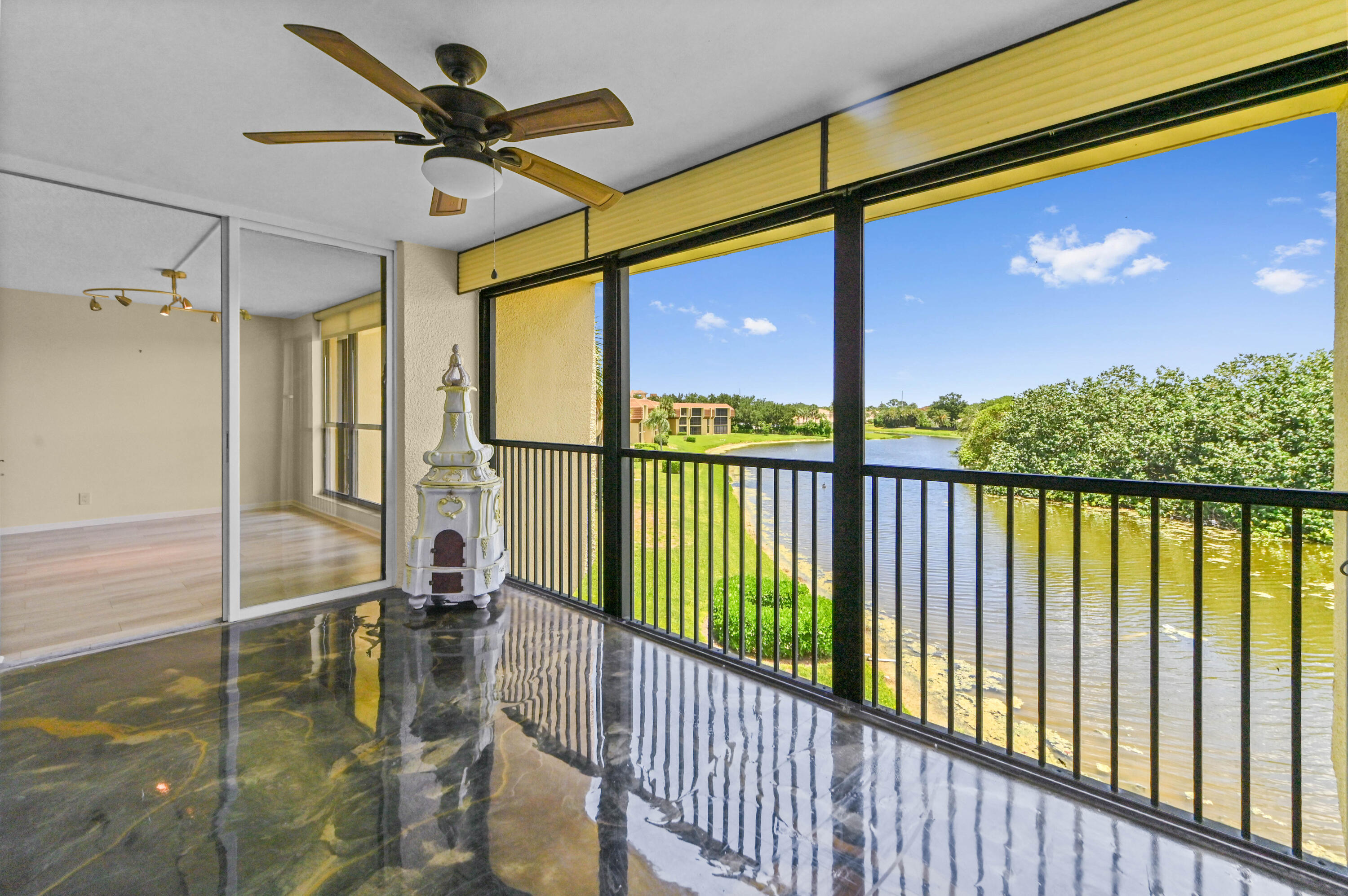 WOODLAND LAKES - Residential
