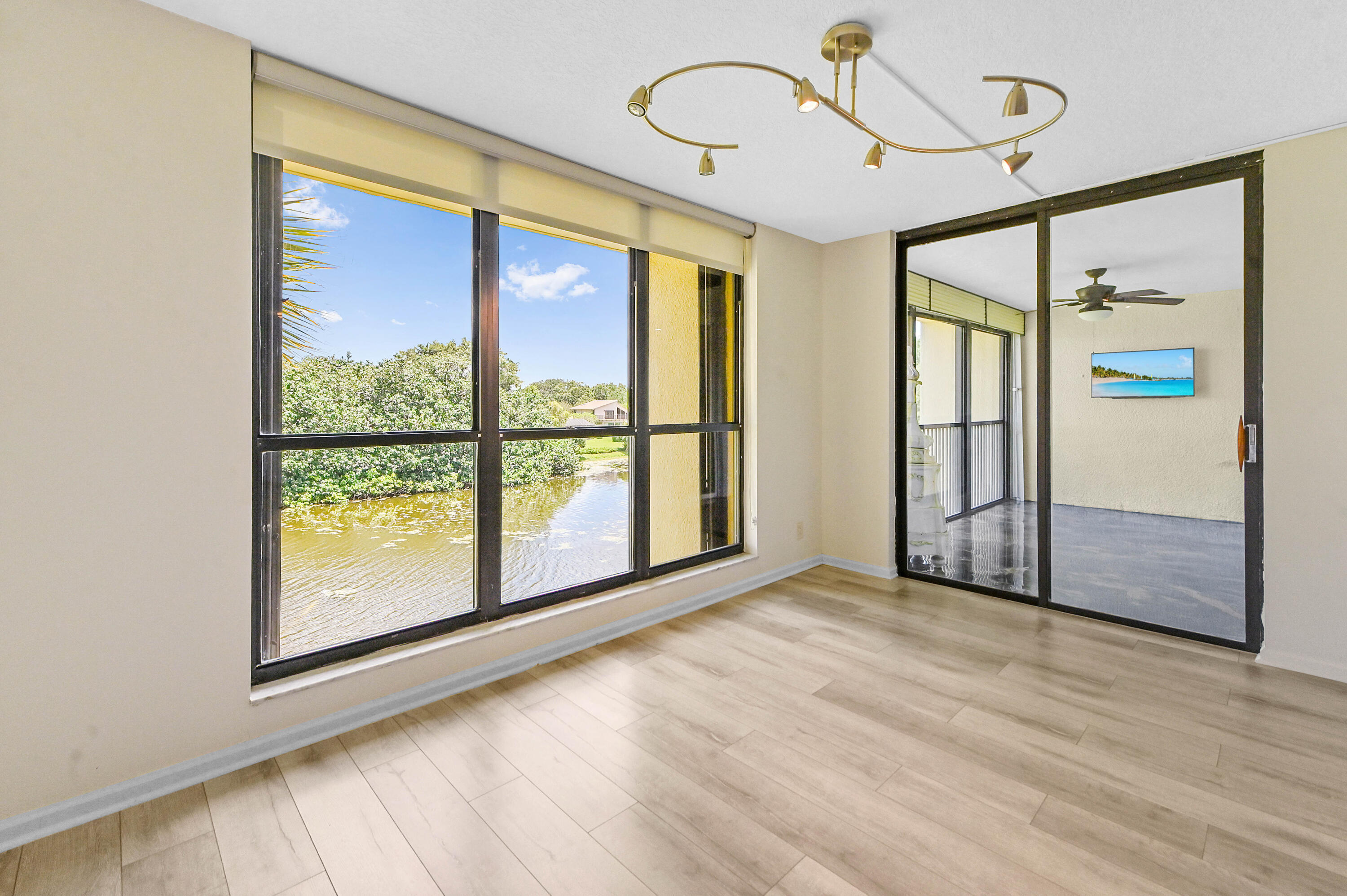 WOODLAND LAKES - Residential