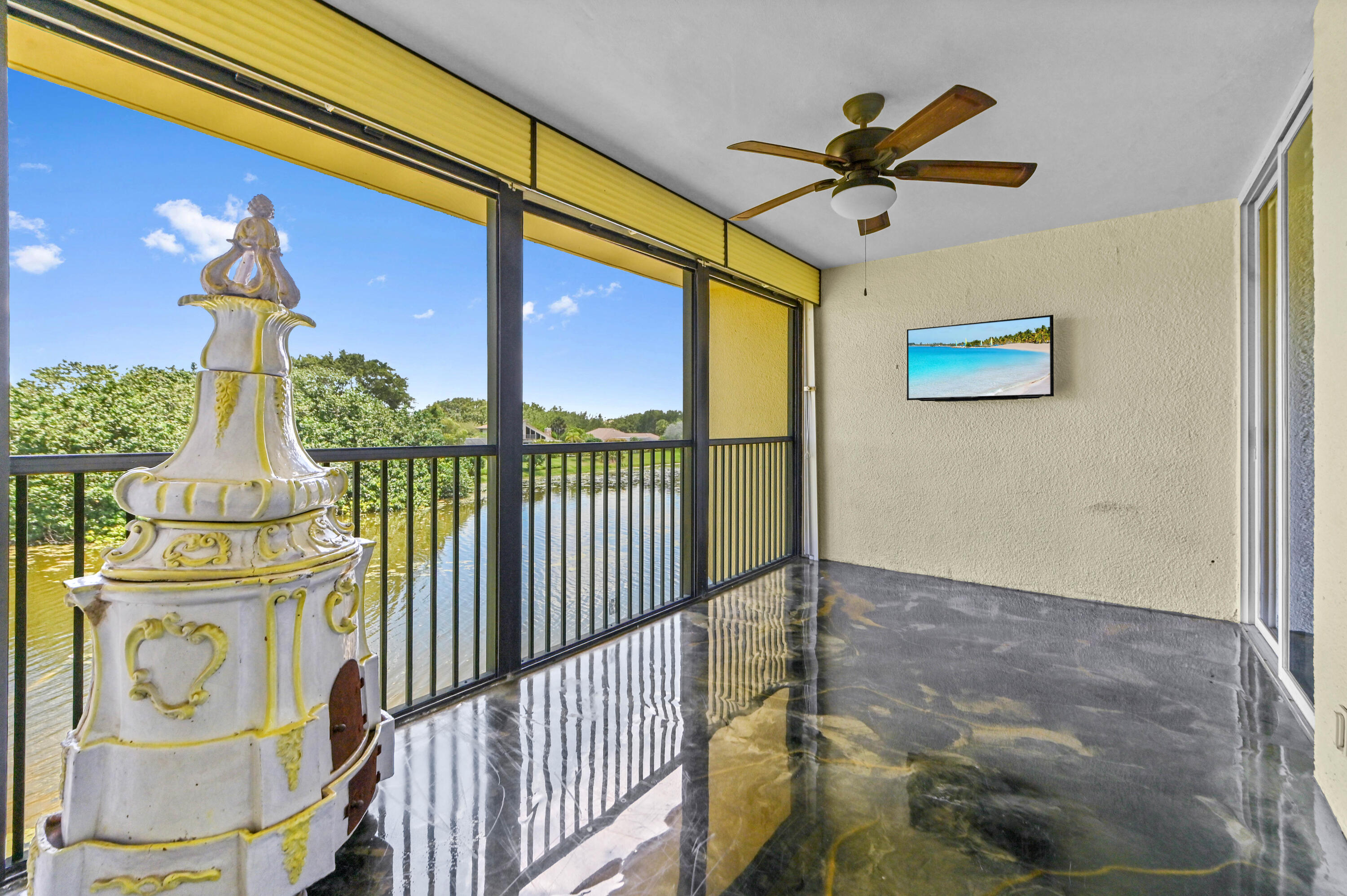 WOODLAND LAKES - Residential