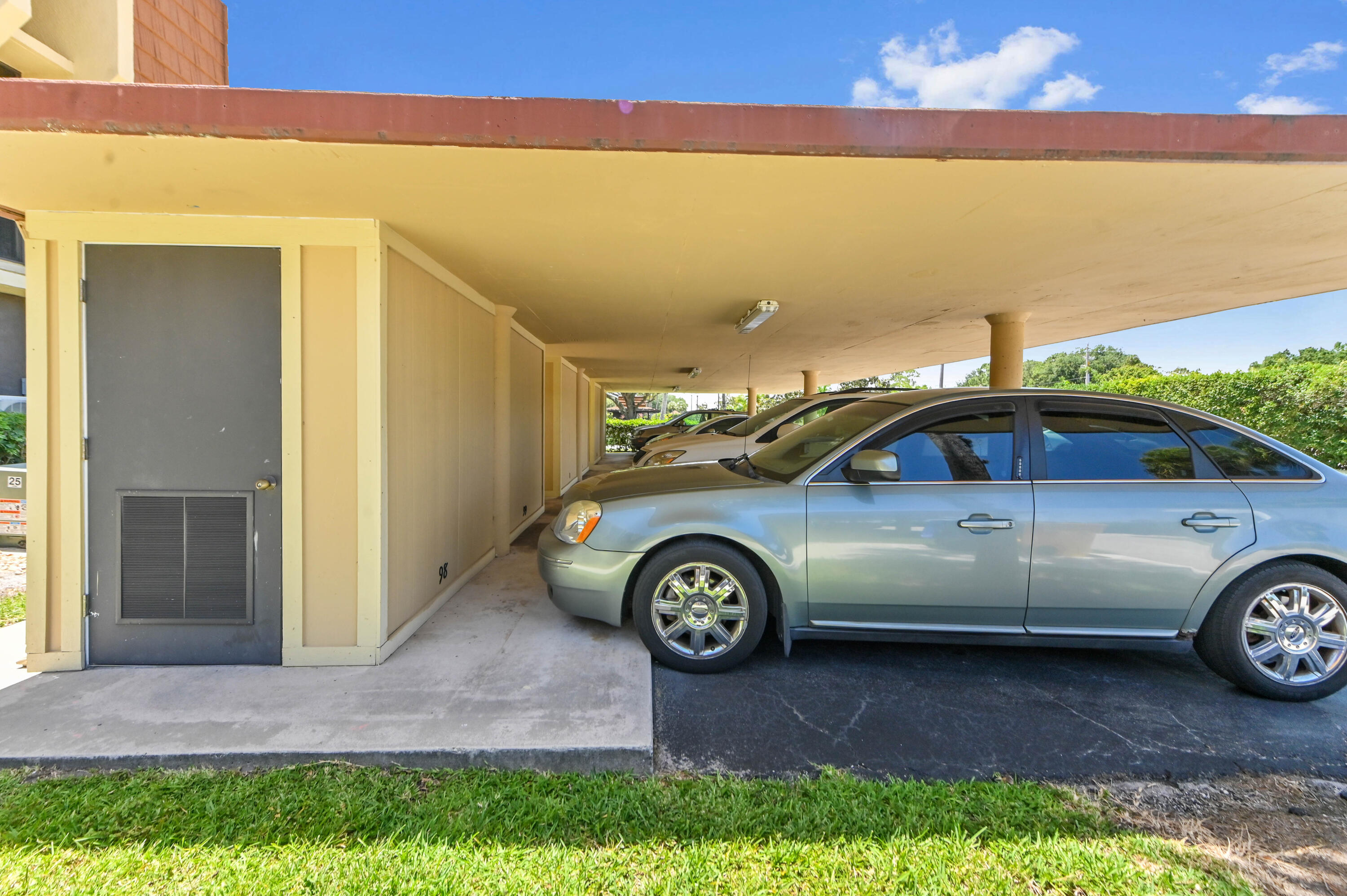 WOODLAND LAKES - Residential