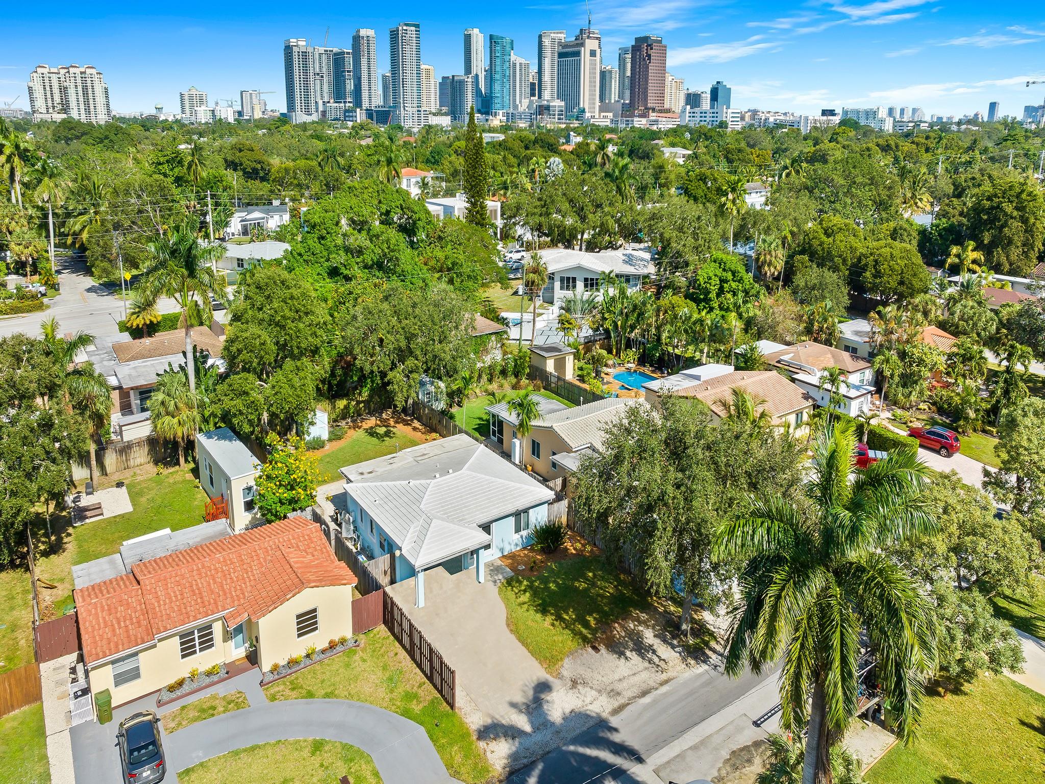 617 SW 12th Ct